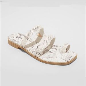 Snake skin toe loop sandal